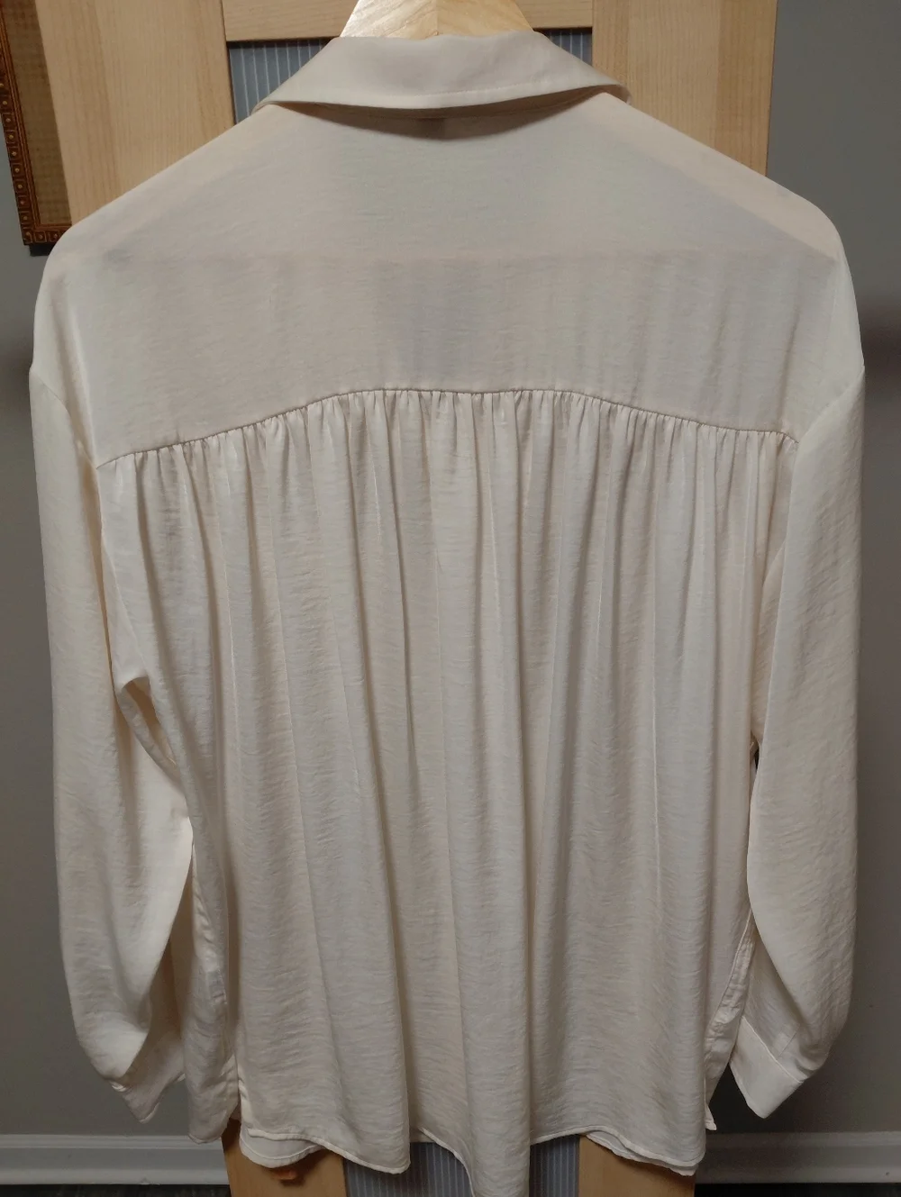 Express Ivory Button-Front Blouse - Picture 2 of 7